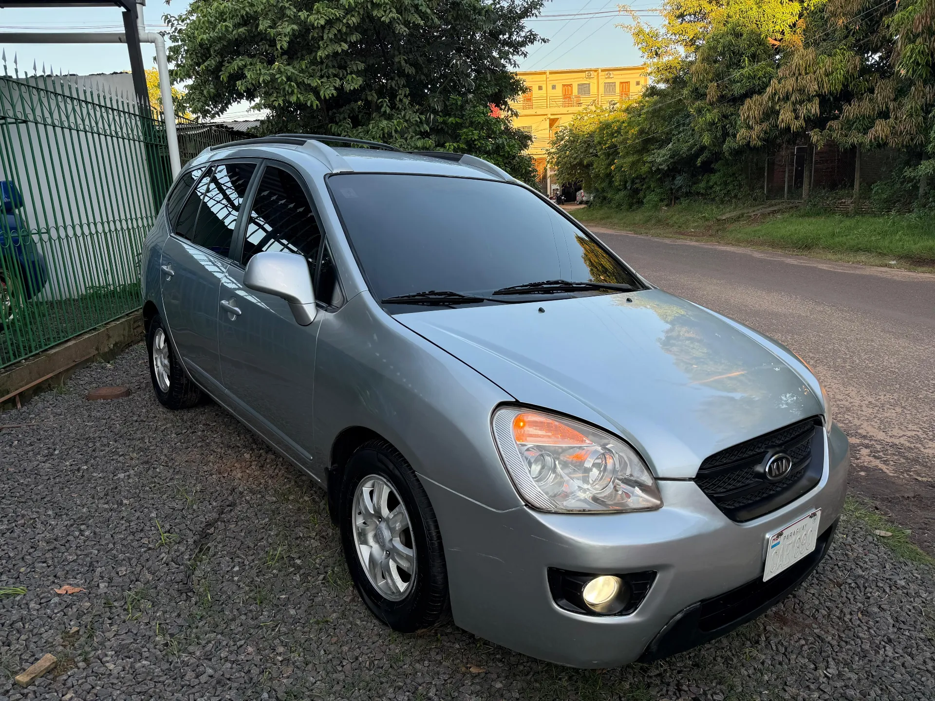 Kia Carens